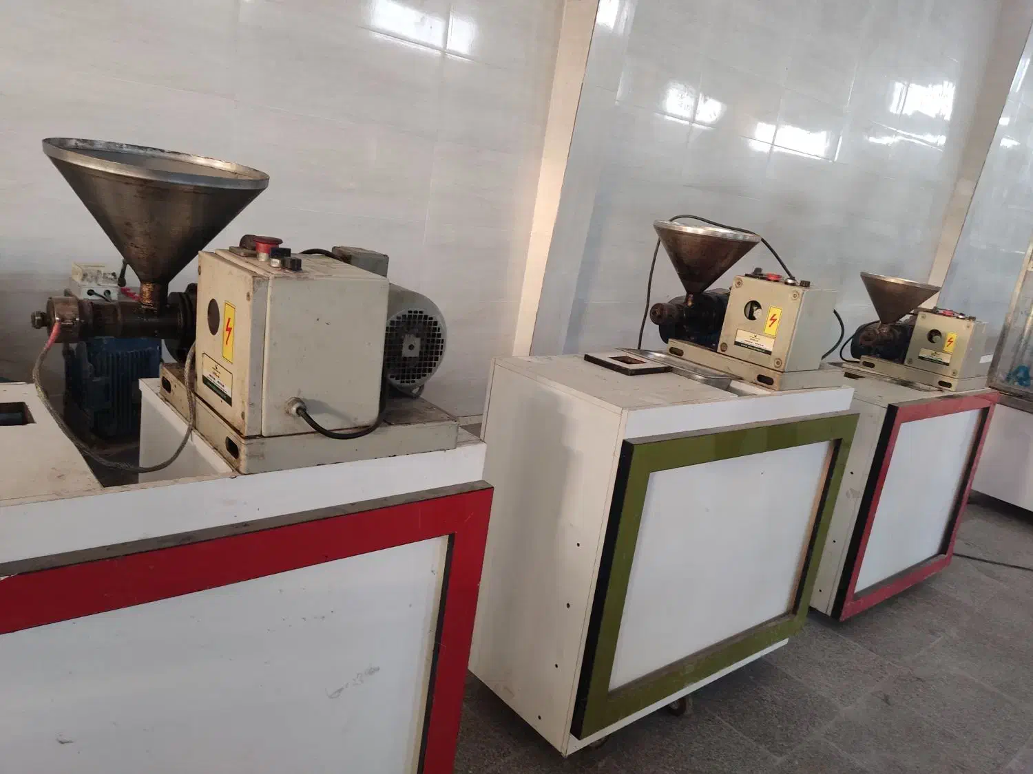 دستگاه روغن گیری(kk8)ni8|ماشینآلات صنعتی|تهران, باغ فردوس|دیوار