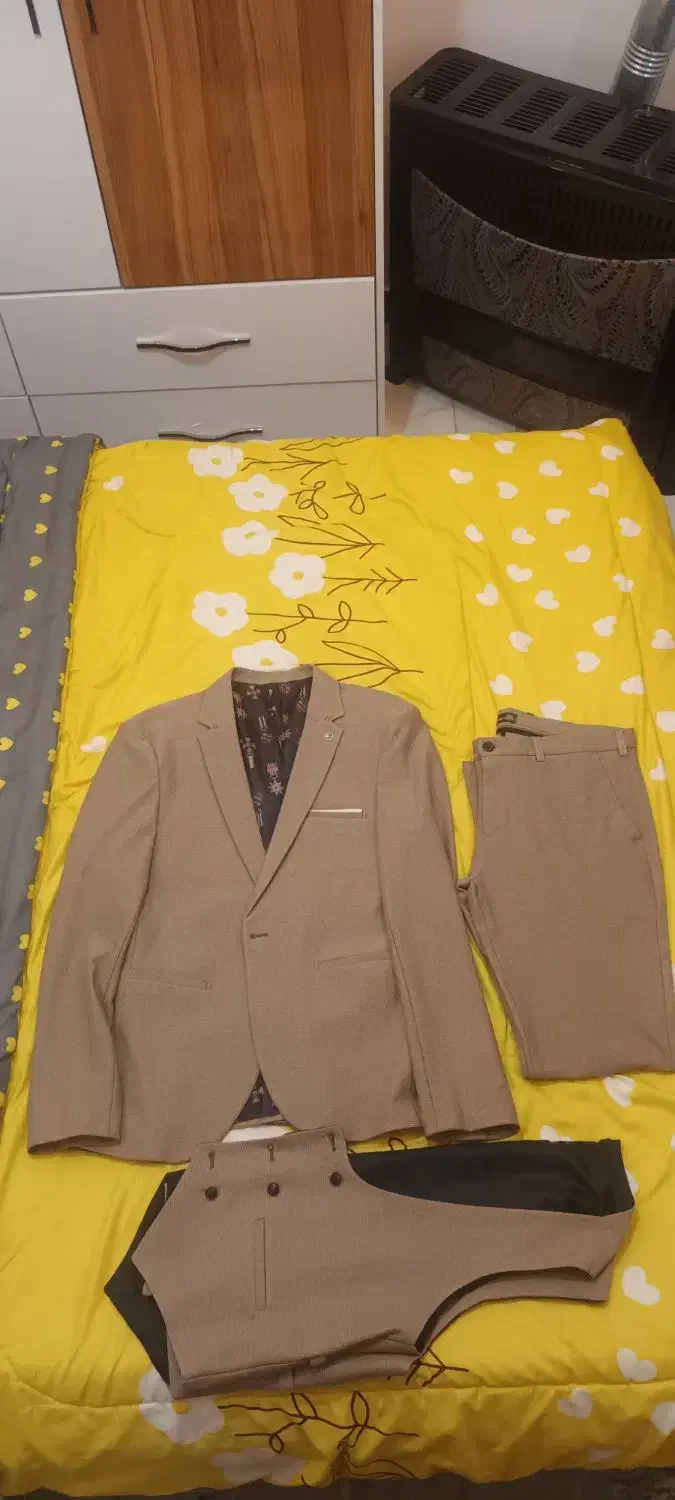 کت وشلوار|لباس|رشت, حمیدیان|دیوار