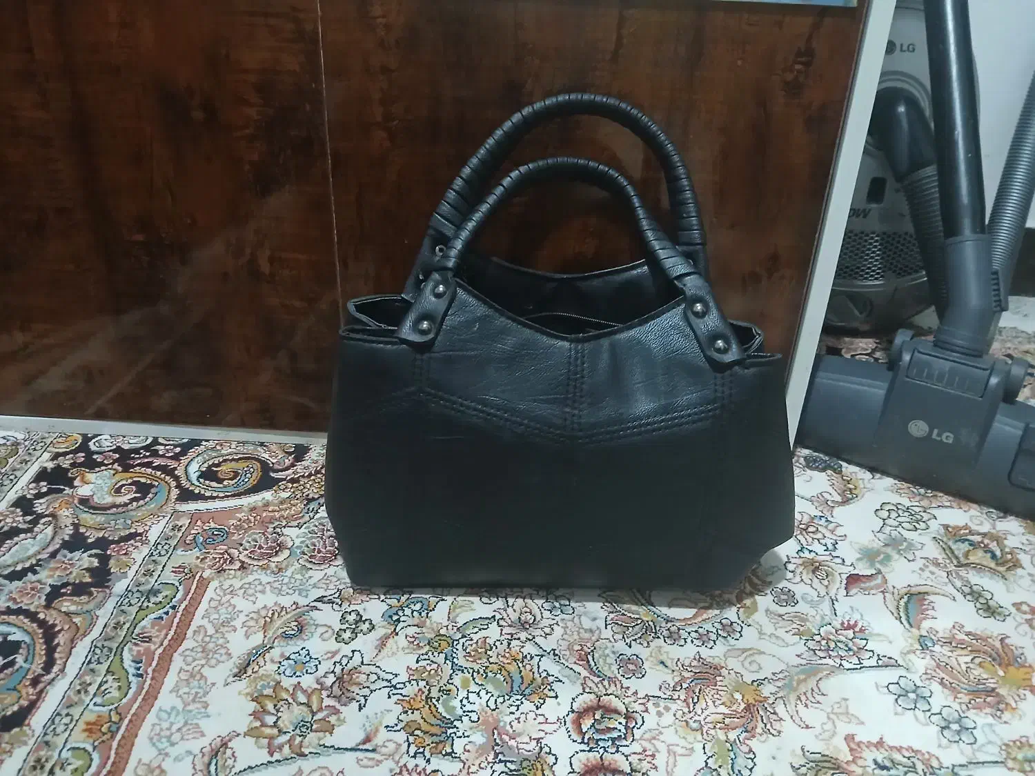 کیف|کیف، کفش، کمربند|نهاوند, |دیوار