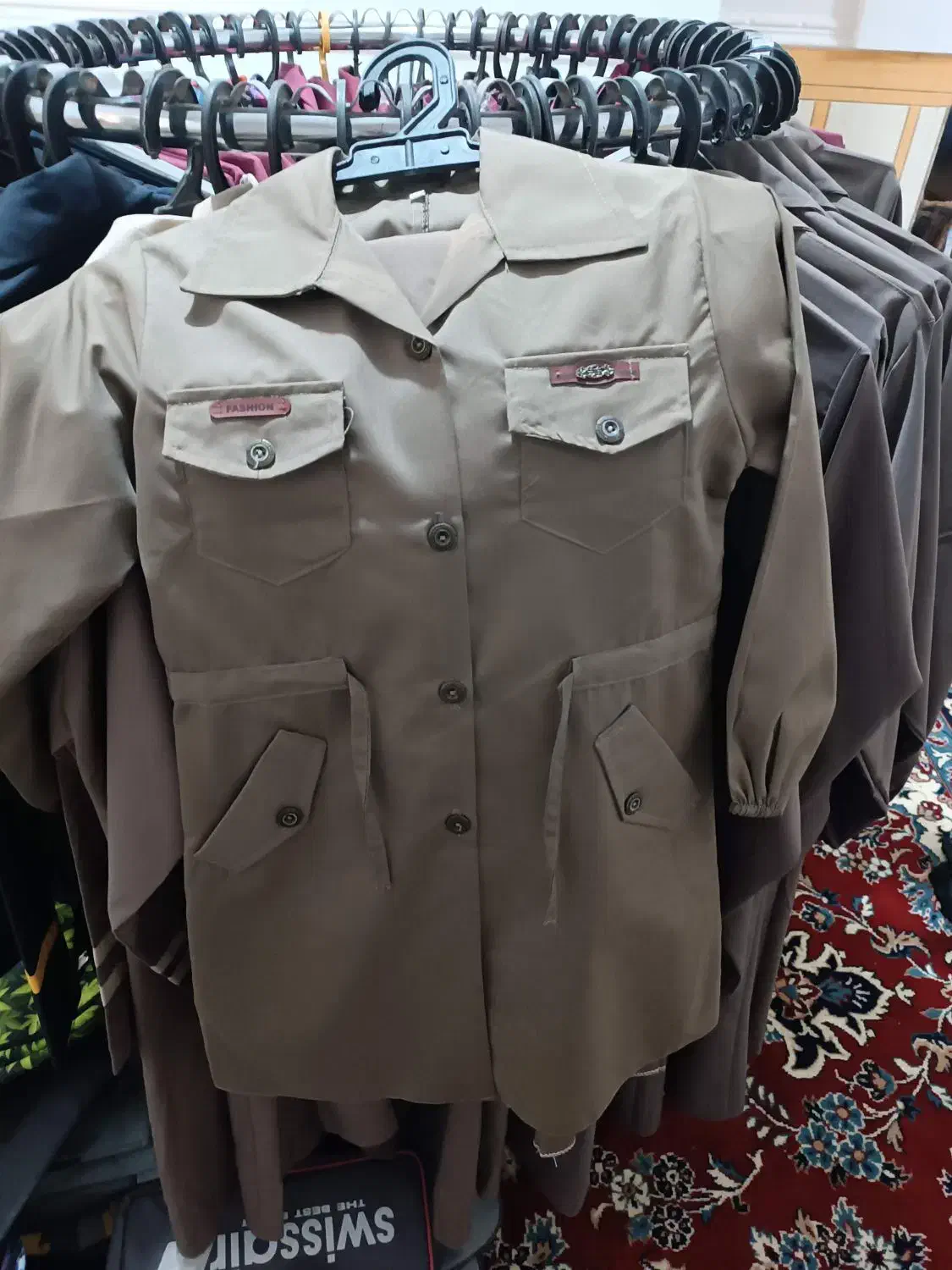 فروش اجناس مغازه به دلیل فروش ملک|لباس|بستک, |دیوار