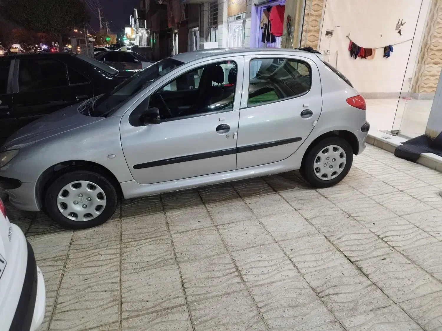 پژو 206نقره ای|خودرو سواری و وانت|کرمانشاه, |دیوار