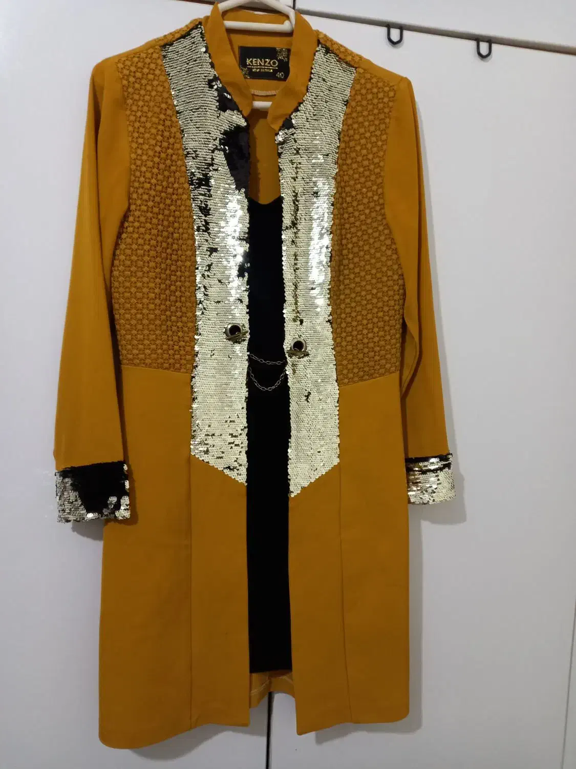 مانتو مجلسی|لباس|شاهین‌شهر, عطار|دیوار