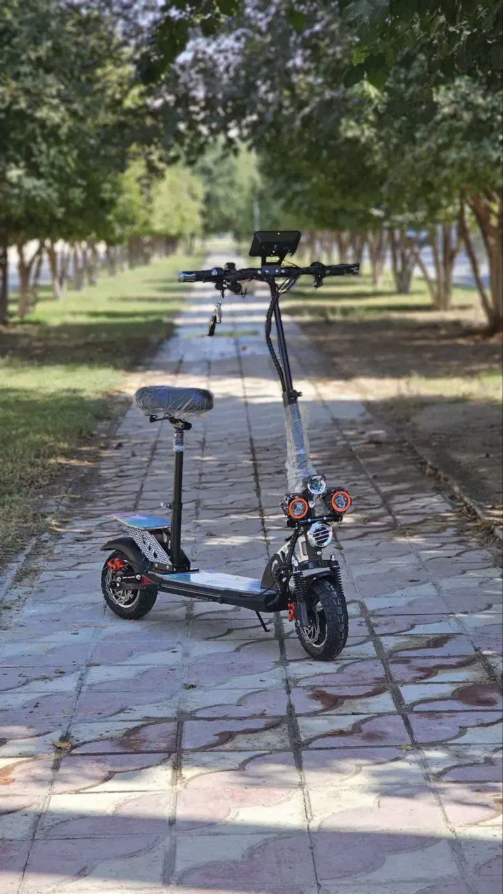 اسکوتر برقی ۳۰۰۰ وات مانیتور بزرگ ریموت دار|دوچرخه، اسکیت، اسکوتر|شیراز, درکی|دیوار