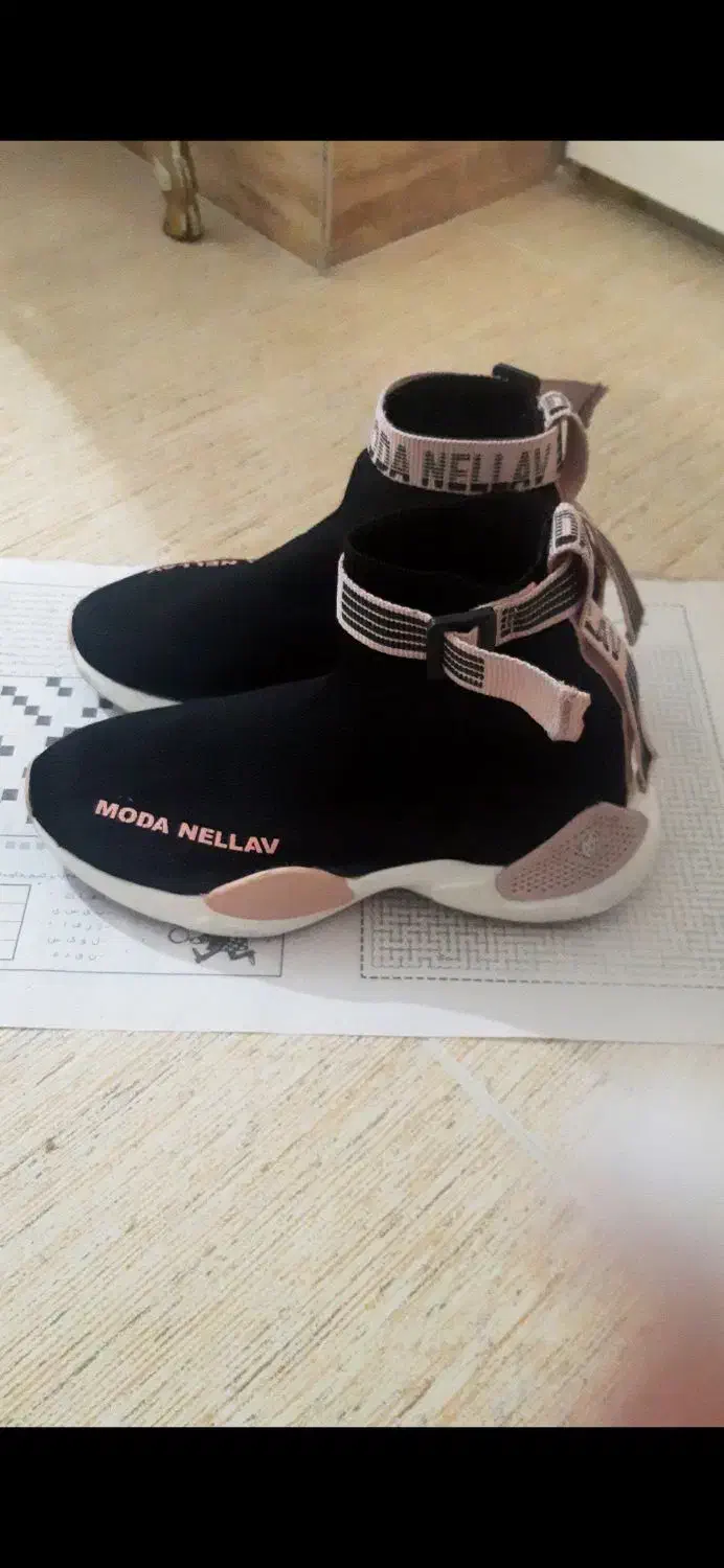 کتونی|کیف، کفش، کمربند|رشت, رودبارتان|دیوار