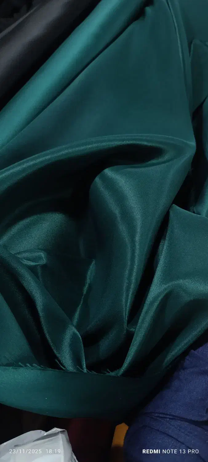 ساتن ساده|لباس|مشهد, سرافرازان|دیوار