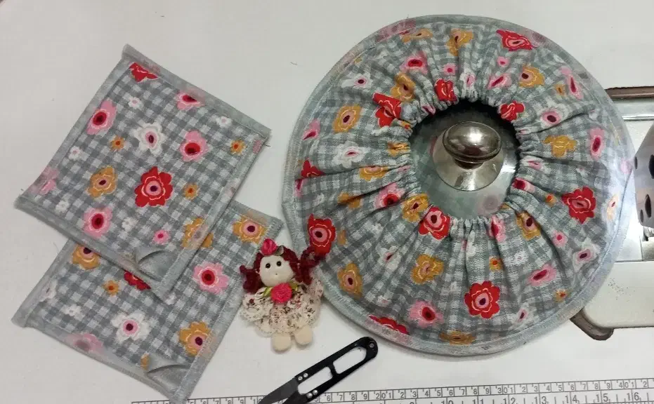 دم کنی و یک جفت دستگیره|سفره، حوله، دستمال آشپزخانه|قم, لسانی|دیوار