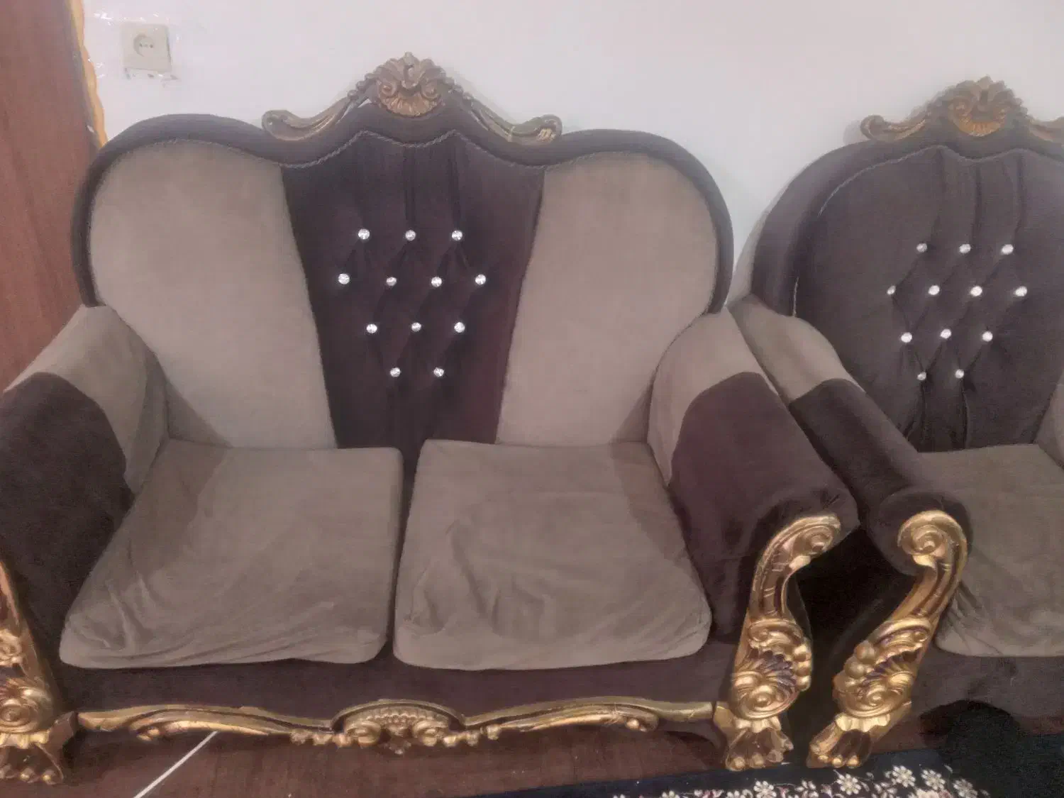 مبل هفت نفره|مبلمان خانگی و میز عسلی|پایین هولار, |دیوار