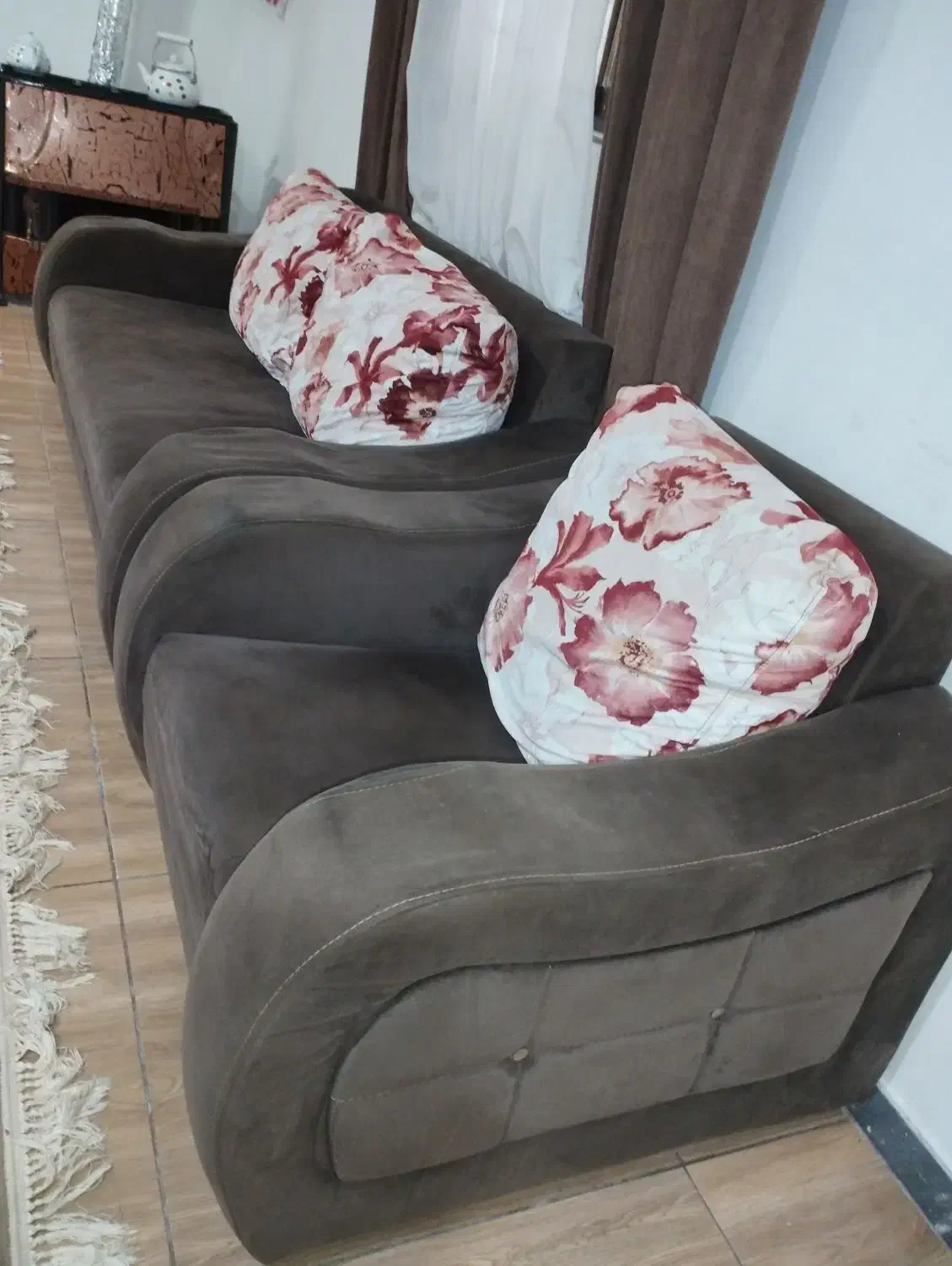 مبل قهوه ای شیک سالم ومحکم ۷نفره|مبلمان خانگی و میز عسلی|سیاهکل, |دیوار