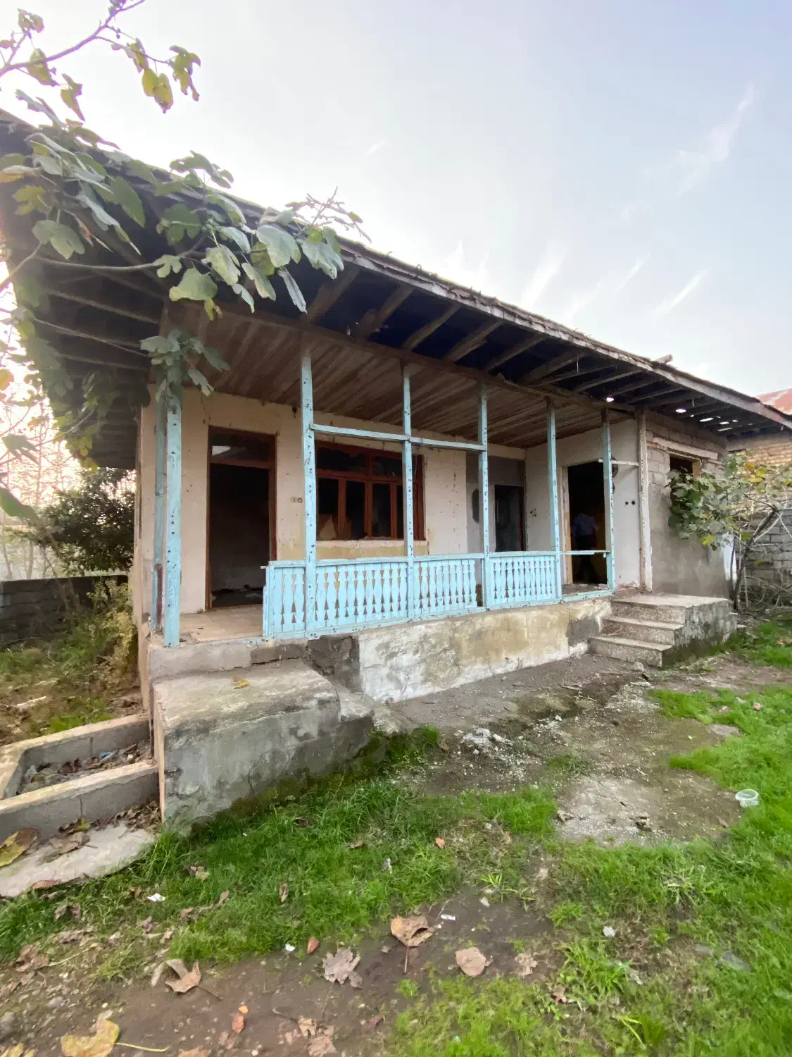 خانه کلنگی ۳۰۰متر گفشه|فروش زمین و ملک کلنگی|خشکبیجار, |دیوار