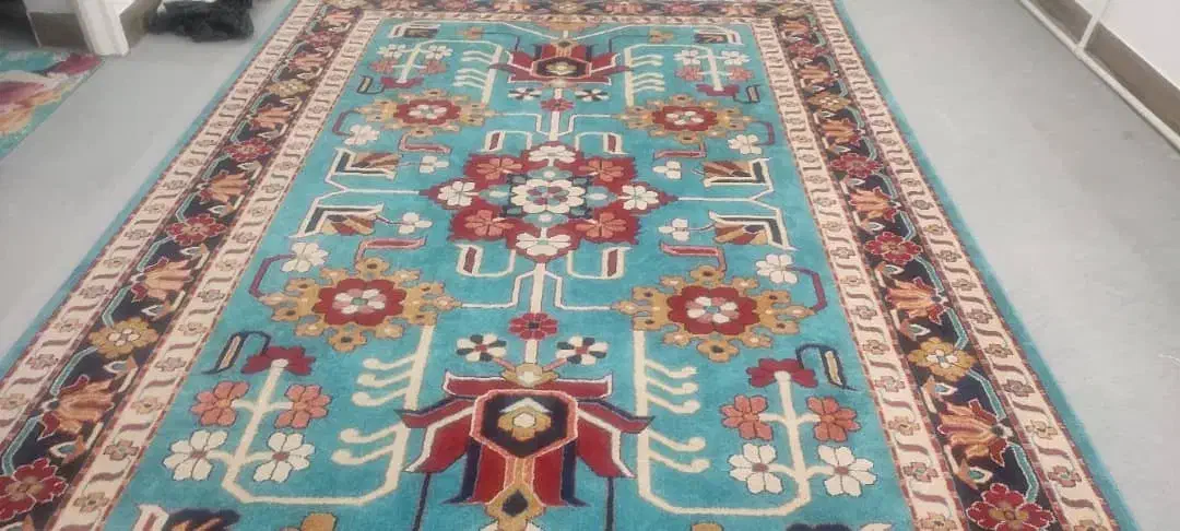 قالی ۹متری نو نو|فرش|شیراز, کوشک میدان|دیوار