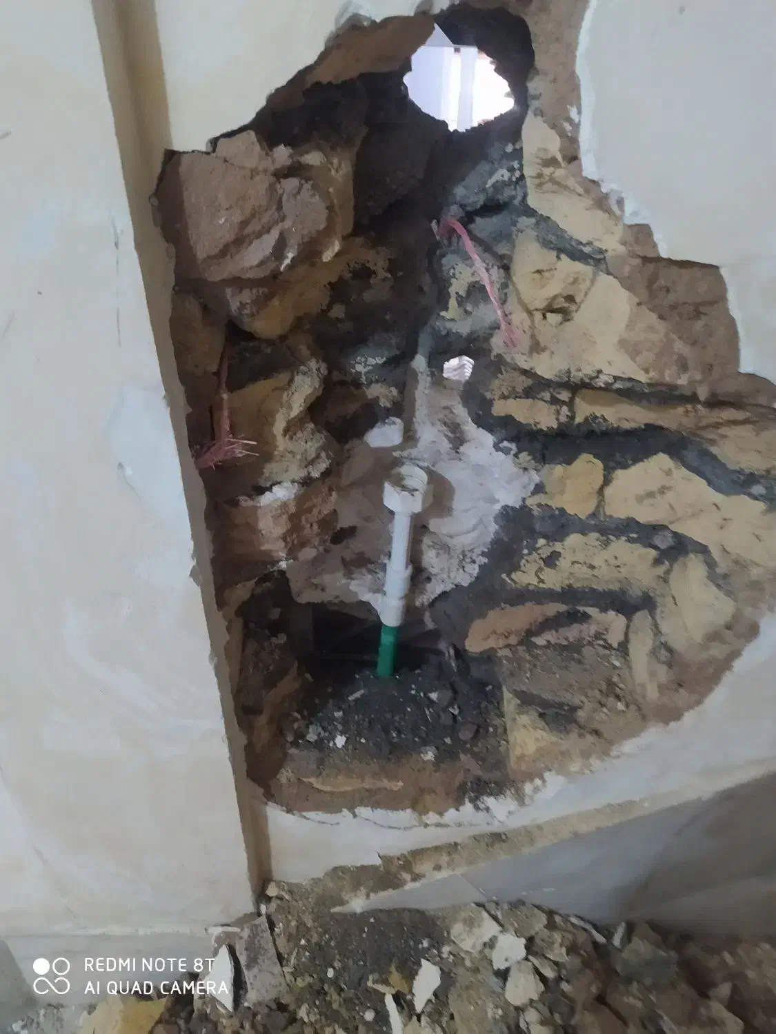 لوله کش لوله کشی رفع نم ترکیدگی نصب شیرآلات و...|خدمات پیشه و مهارت|تنکابن, |دیوار