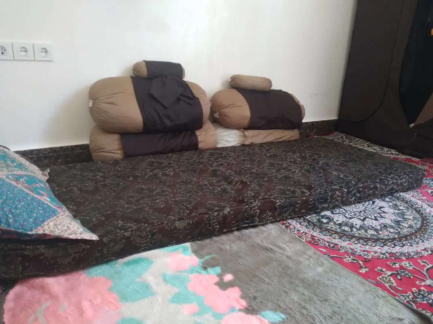 تختشاهنشین|پشتی|نهاوند, |دیوار