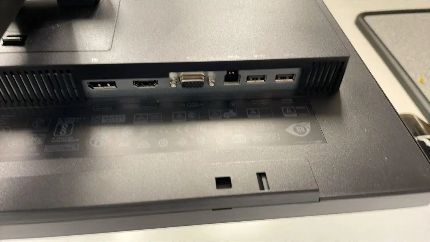 انواع مانیتور فریملس و نرمال در ابعاد 17 تا 24|قطعات و لوازم جانبی رایانه|بروجن, |دیوار