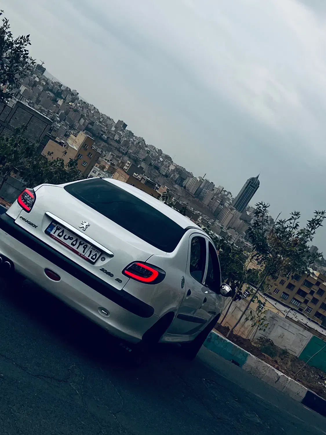 چراغ ۲۰۷ اسپورت|قطعات یدکی و لوازم جانبی|تبریز, |دیوار