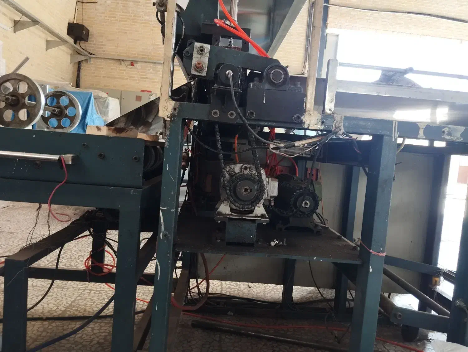 دستگاه گونی دوری.دوخت وبرش|ماشینآلات صنعتی|شاهینشهر, شهرک صنعتی اصفهان|دیوار