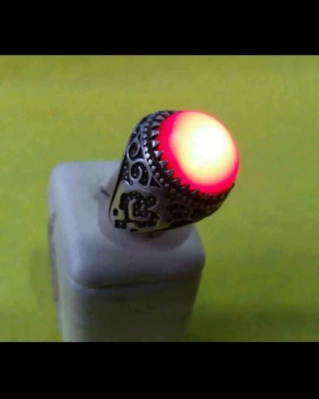 گوهر انگشتر نور افشان|بدلیجات|شیراز, سرو|دیوار