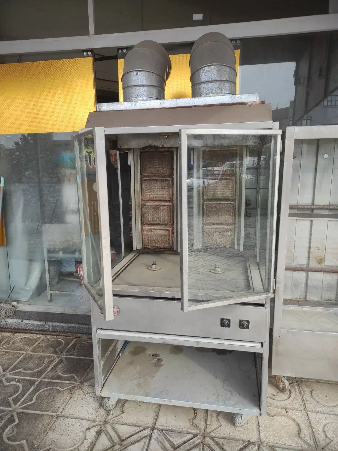 فروش یک دستگاه کباب ترکی|کافیشاپ و رستوران|ارسنجان, |دیوار