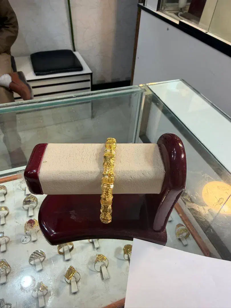 سرویس طلا و النگو|جواهرات|بافت, |دیوار