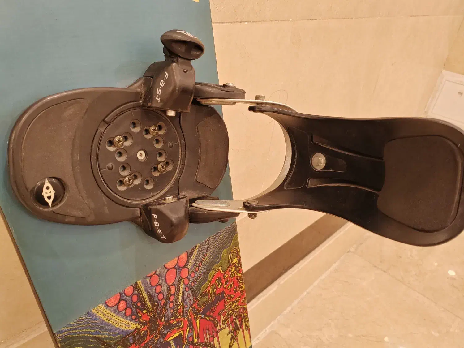 اسنوبرد flow بهمراه فیکس|ورزش‌های زمستانی|تهران, علم و صنعت|دیوار