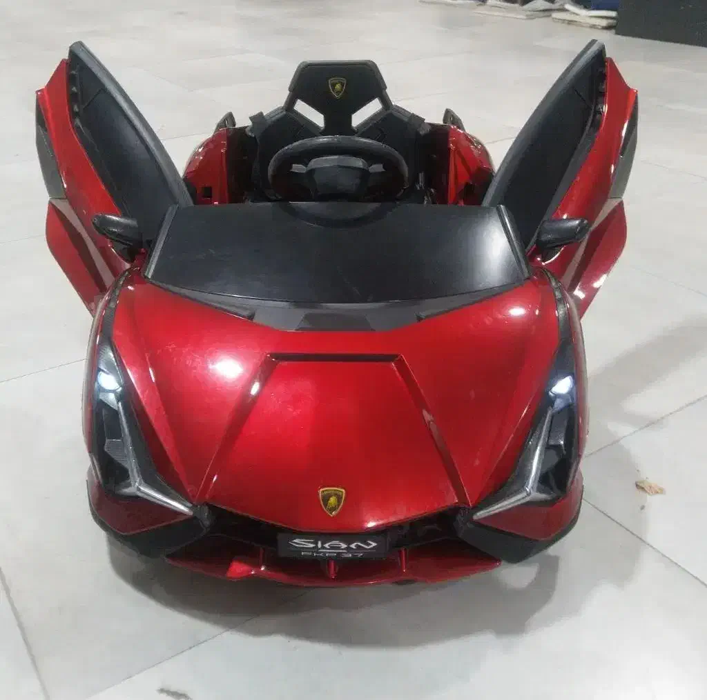 ماشین شارژی دوموتوره لامبورگینی اصل|اسباببازی بچه|تبریز, |دیوار