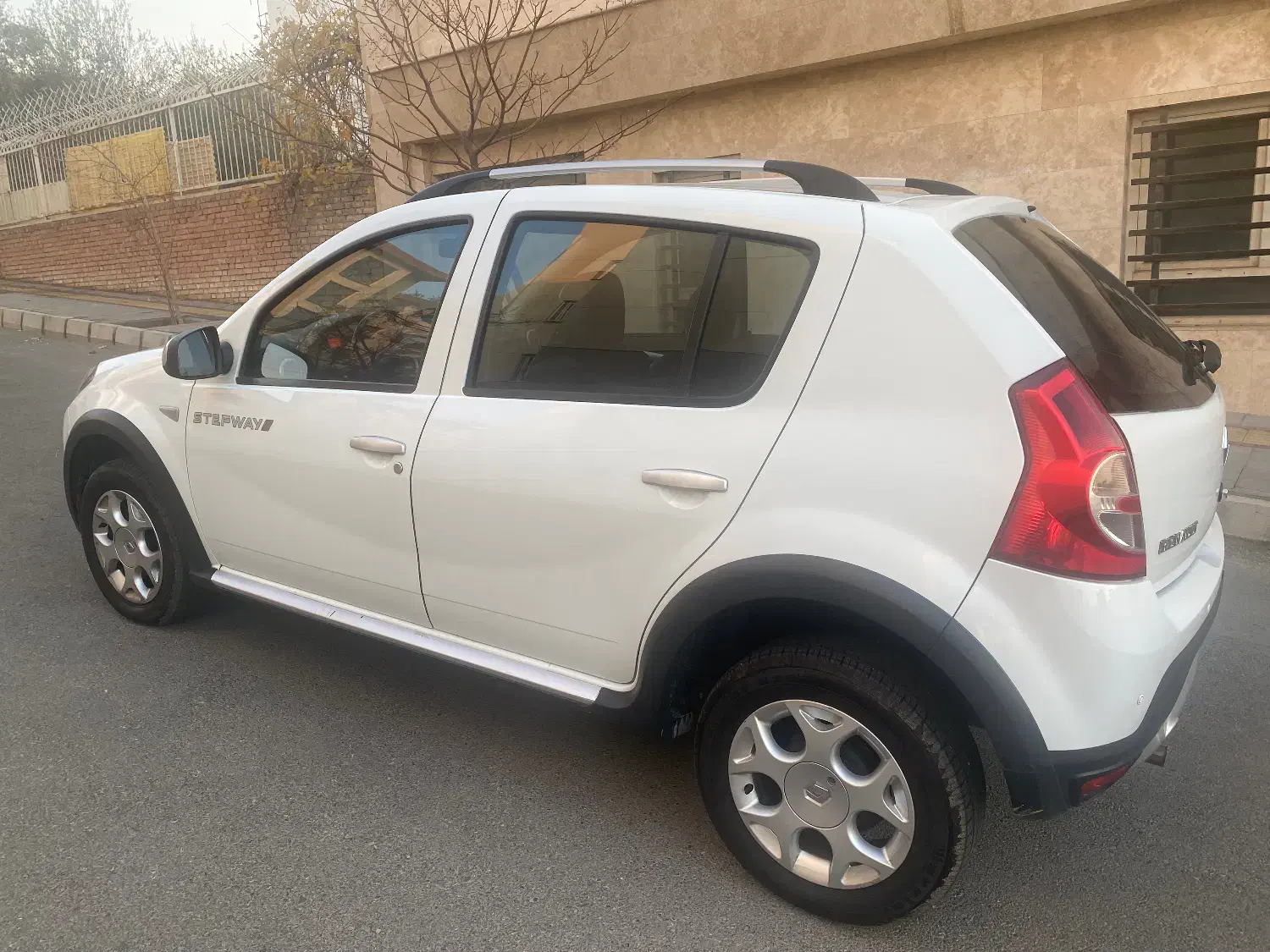 فروش رنو ساندرو استپ وی 97|خودرو سواری و وانت|تهران, شهرک دانشگاه شریف|دیوار