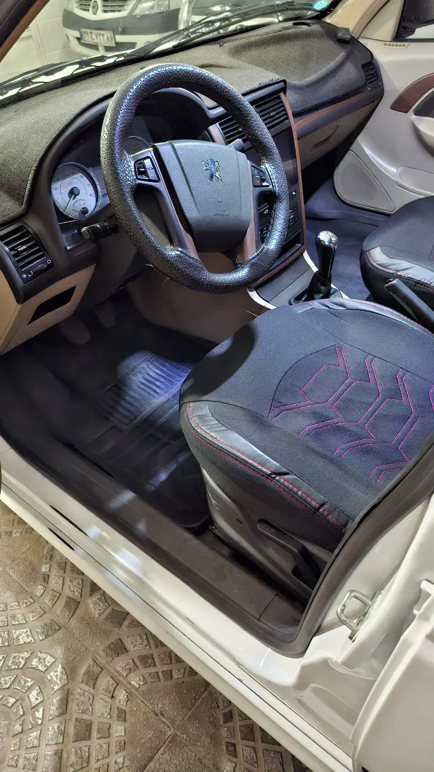 پژوپارس مدل۱۴۰۰ مانیتور و دوربین عقب و ثبت حوادث|خودرو سواری و وانت|سمنان, |دیوار