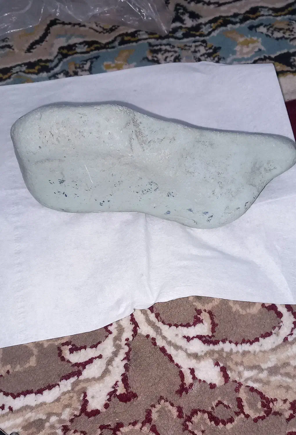 یک سنگ کلسیون بی نظیربه شکل پای یک خانم دقیقن|کلکسیون اشیاء عتیقه|علی‌آباد کتول, |دیوار