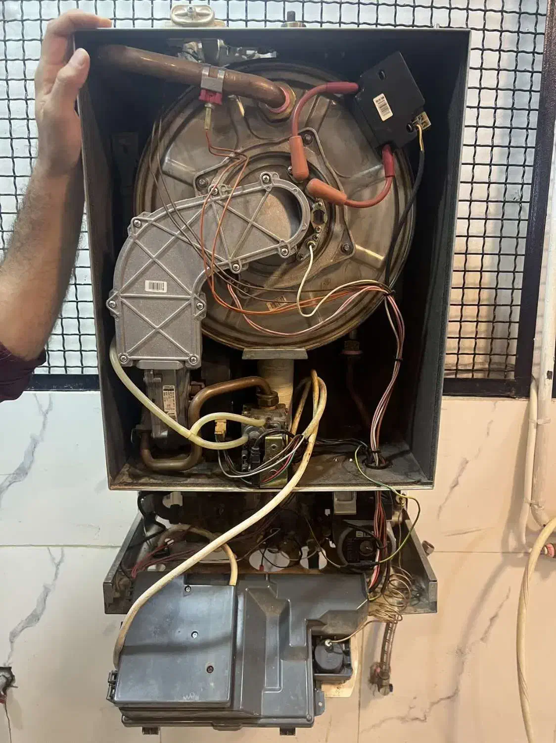 تعمیرات تخصصی پکیج،پکیج چگالشی،تعمیر پکیج زمینی|خدمات پیشه و مهارت|همدان, |دیوار