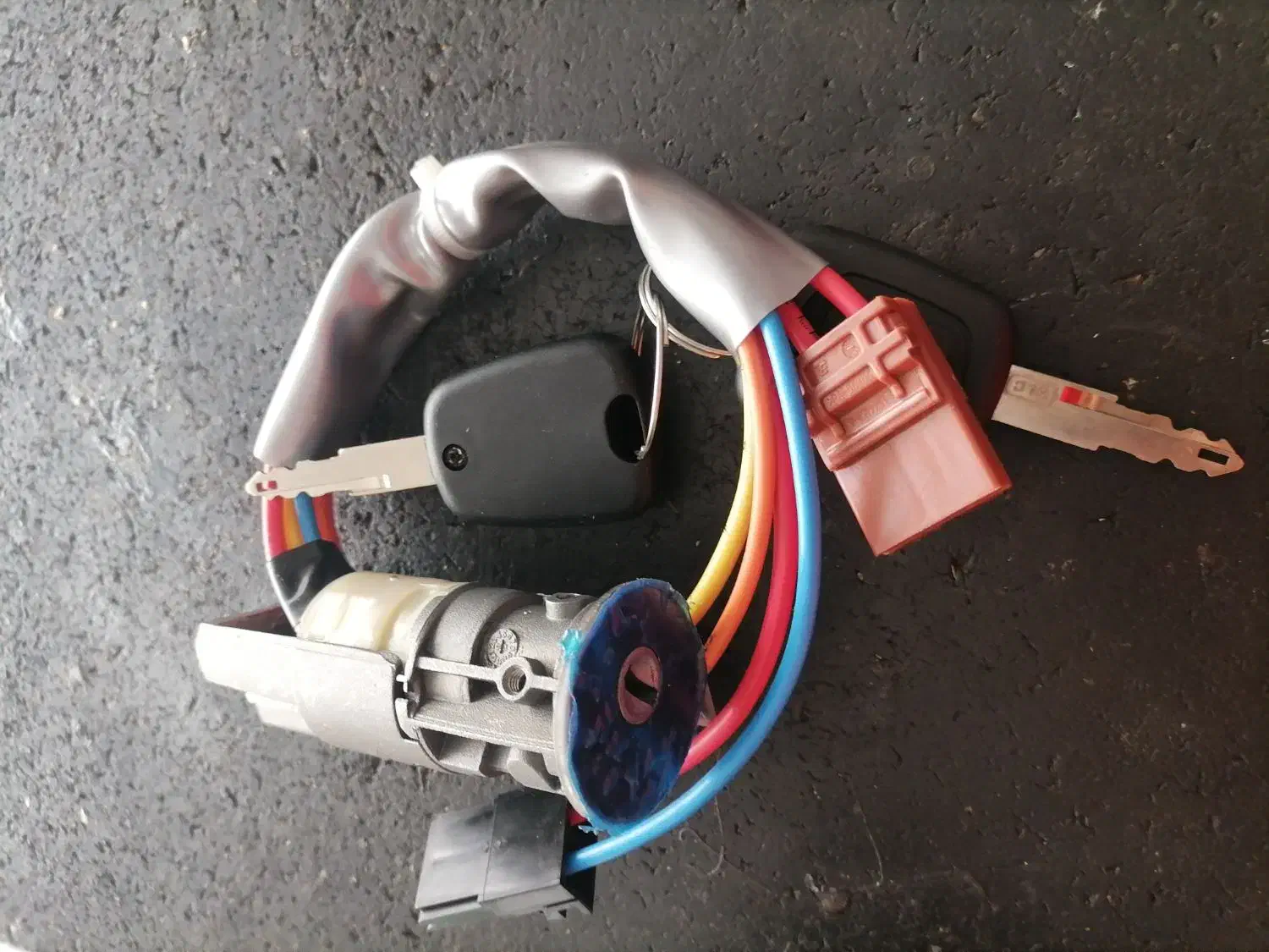 قفل و کلیدسازی بیست|خدمات پیشه و مهارت|اندیمشک, |دیوار