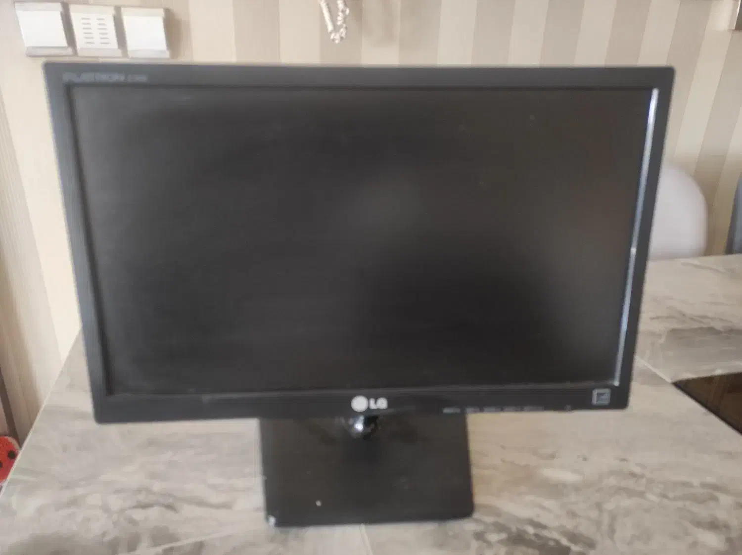 مانیتور ال جی LG|قطعات و لوازم جانبی رایانه|اصفهان, شیخ اشراق|دیوار