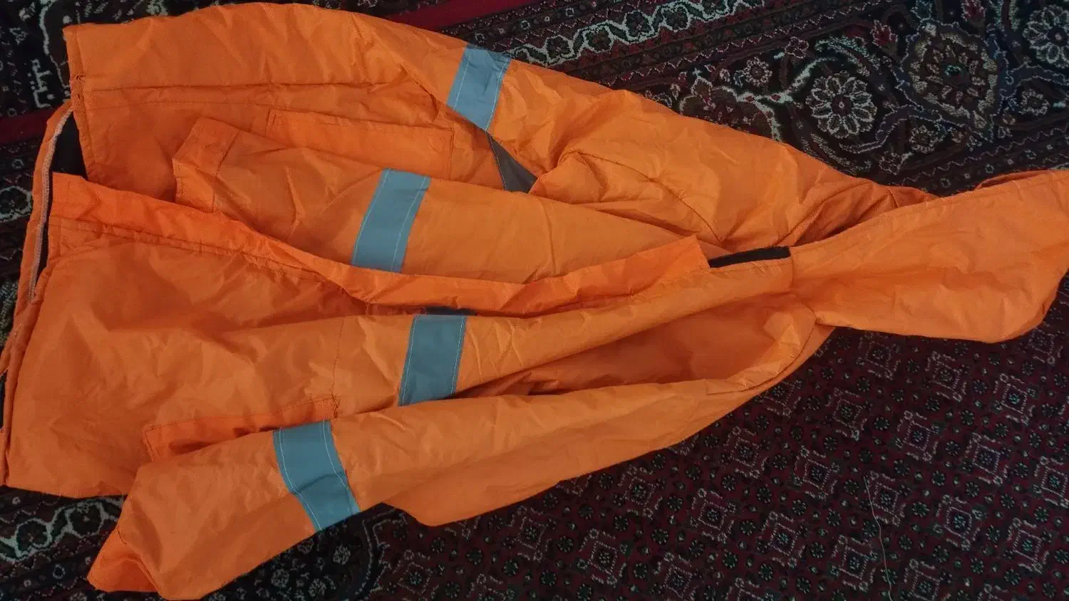 بادگیر و بارانی|لباس|سنقر, |دیوار