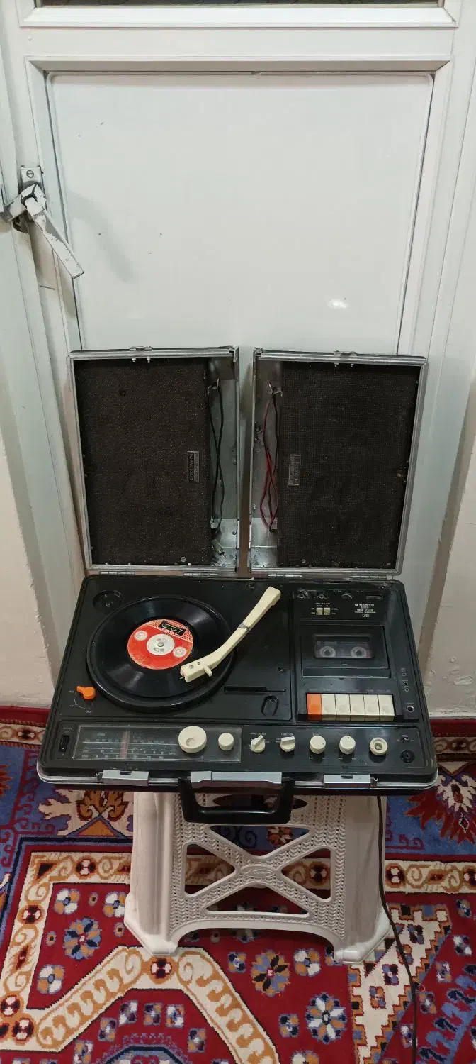 گرامافون رادیو|کلکسیون اشیاء عتیقه|زنجان, |دیوار