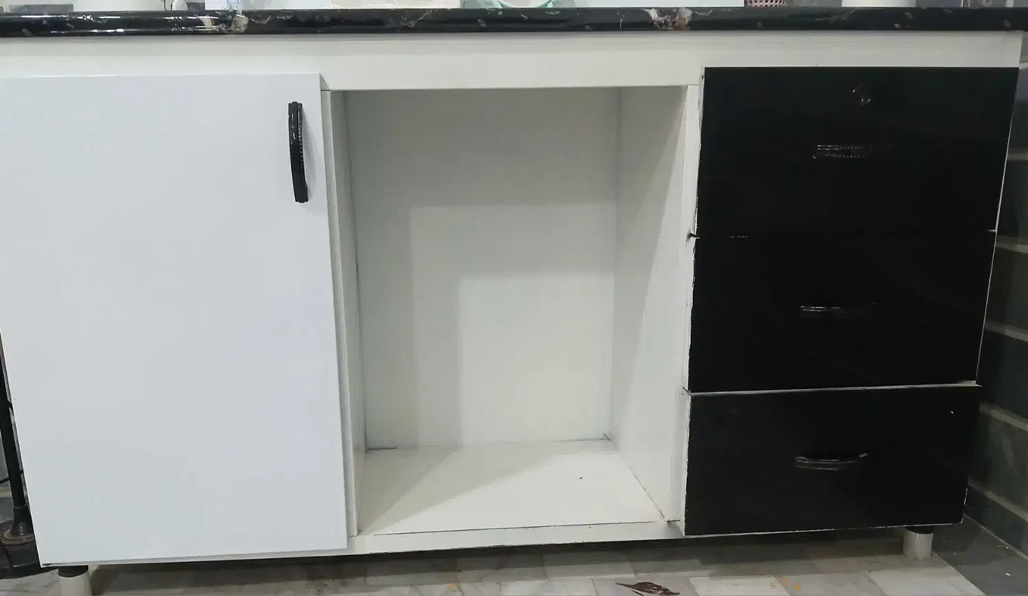 کابینت فلزی سفید مشکی نهبندان|مصالح و تجهیزات ساختمان|نهبندان, |دیوار