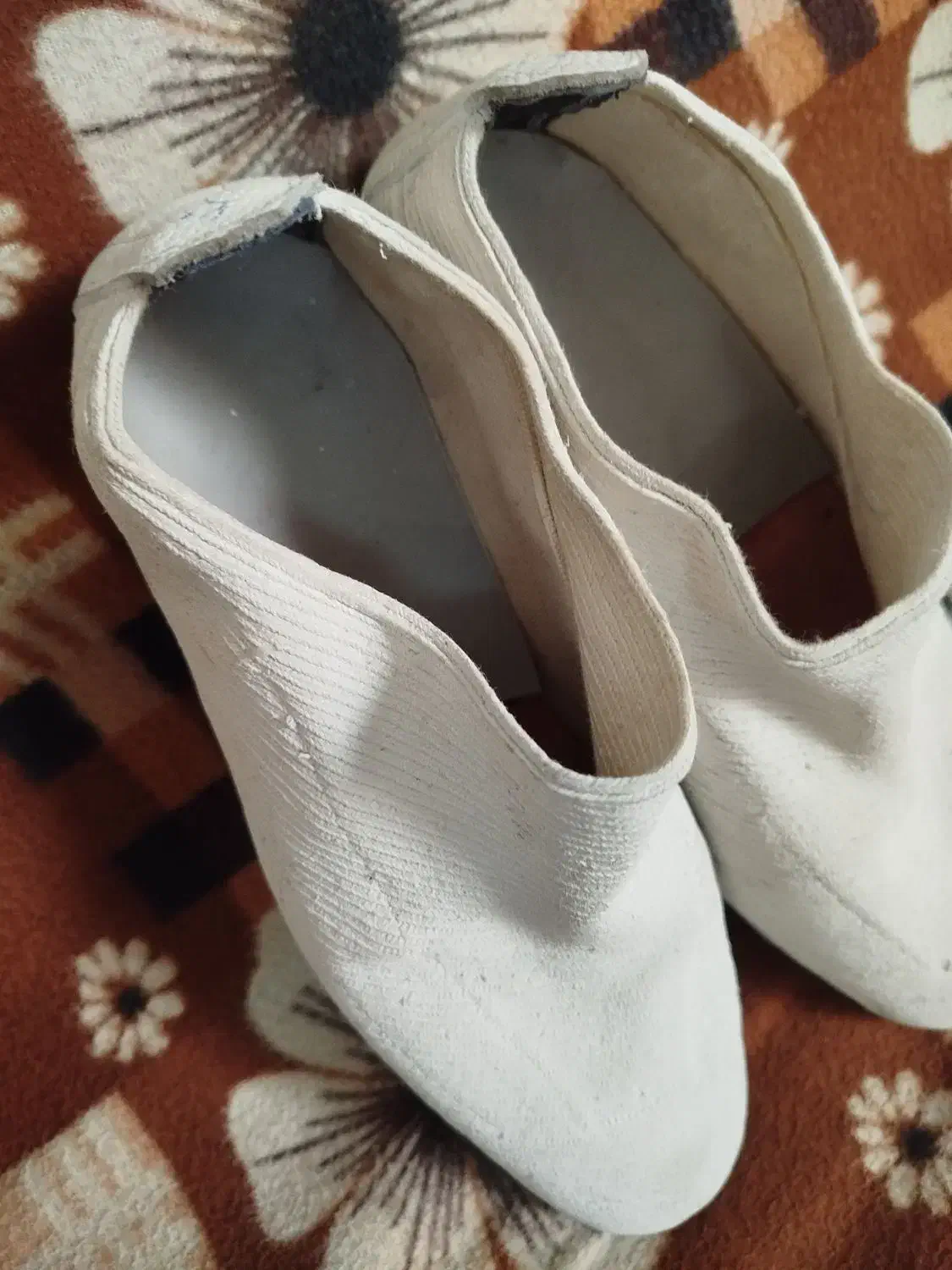 گیوه سفید سایز ۴۰ کاملا نو|کیف، کفش، کمربند|مبارکه, |دیوار