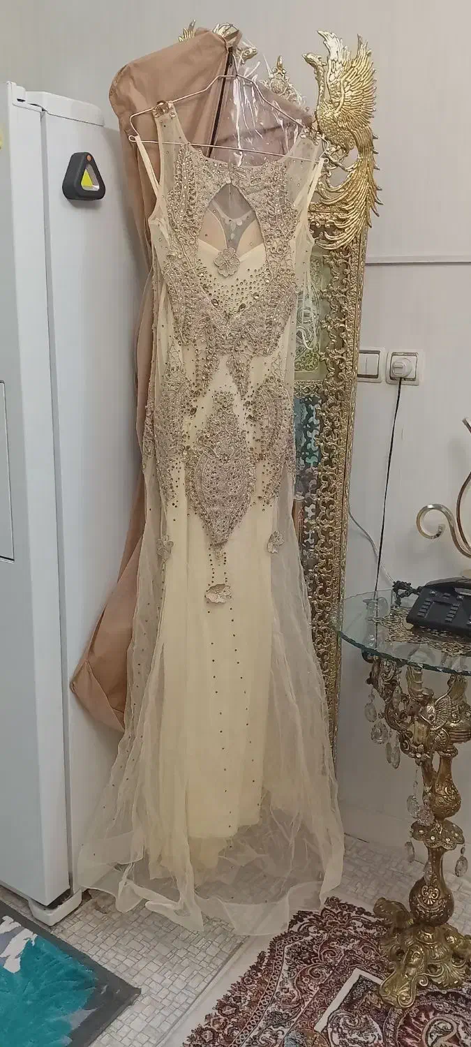 لباس مجلسی|لباس|تهران, باغ خزانه|دیوار