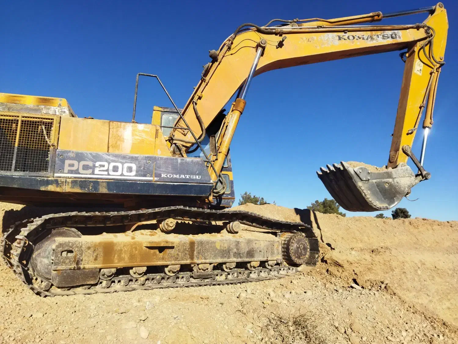 بیل مکانیکی|ماشین‌آلات صنعتی|اقلید, |دیوار