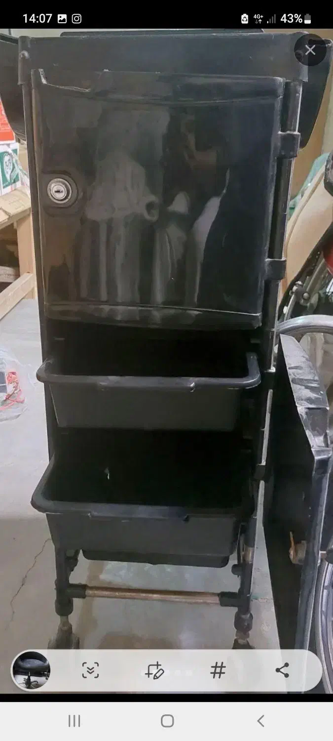 وسایل آرایشگاهی|آرایشگاه و سالن‌های زیبایی|قروه, |دیوار