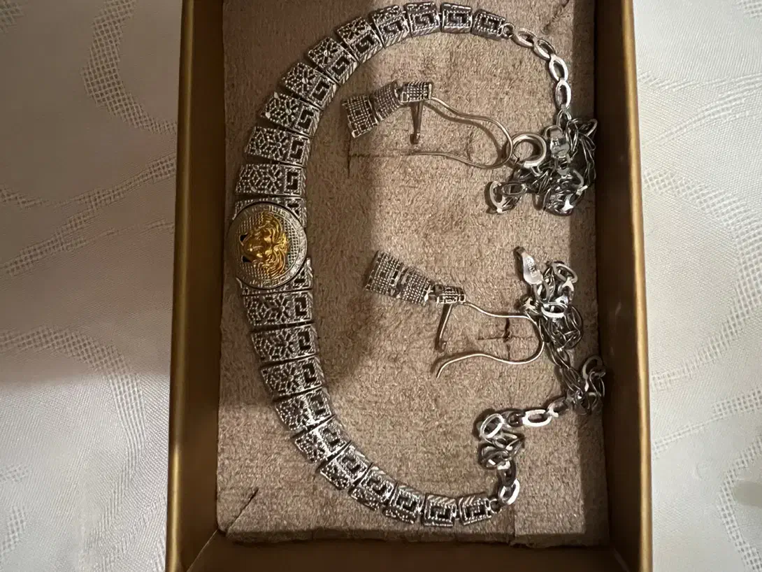 طلای بسیار شیک ۲٪ بالای تابلو|جواهرات|قزوین, |دیوار