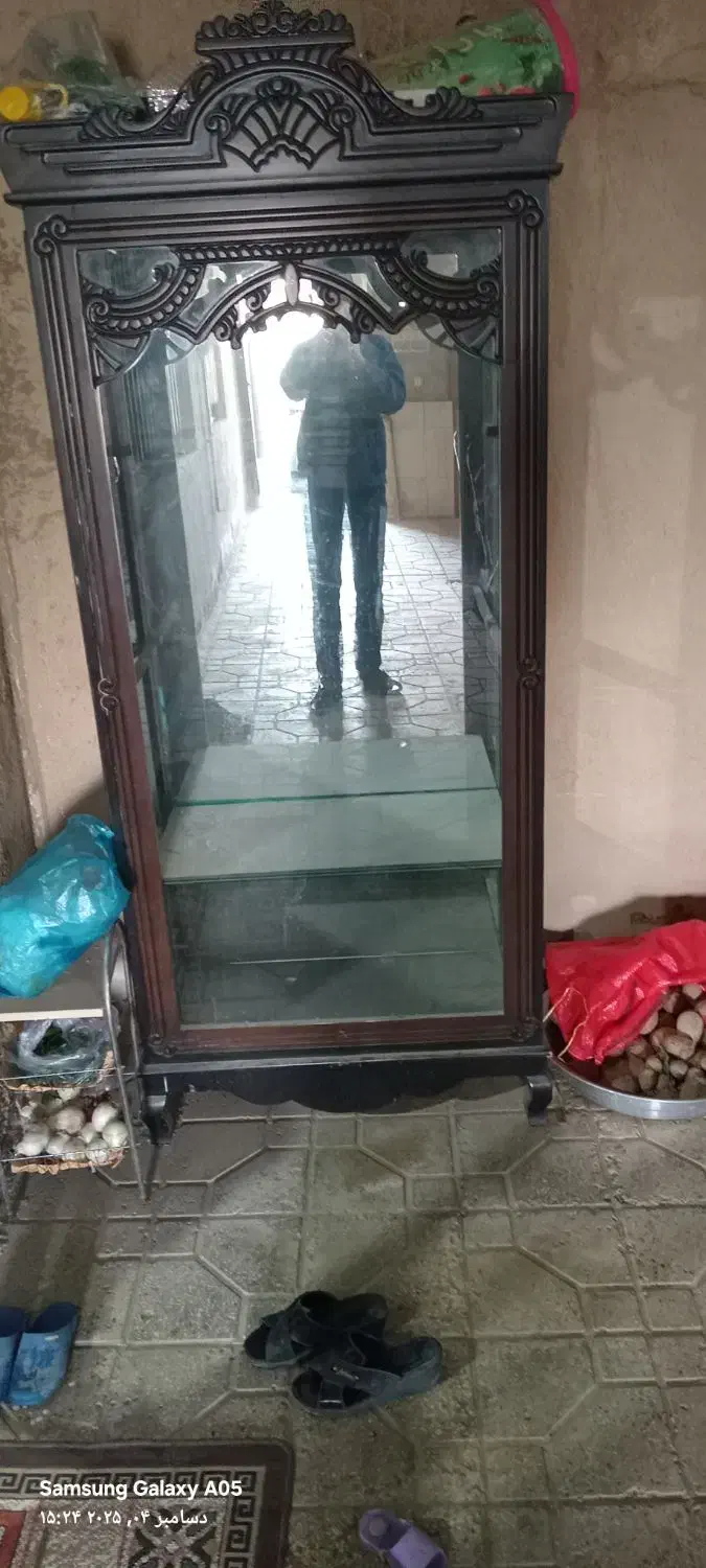 یک عدد میزتلویزیون-یکعدد بوفه-یک عدد تخت دخترانه|بوفه، ویترین، کنسول|شراء, |دیوار