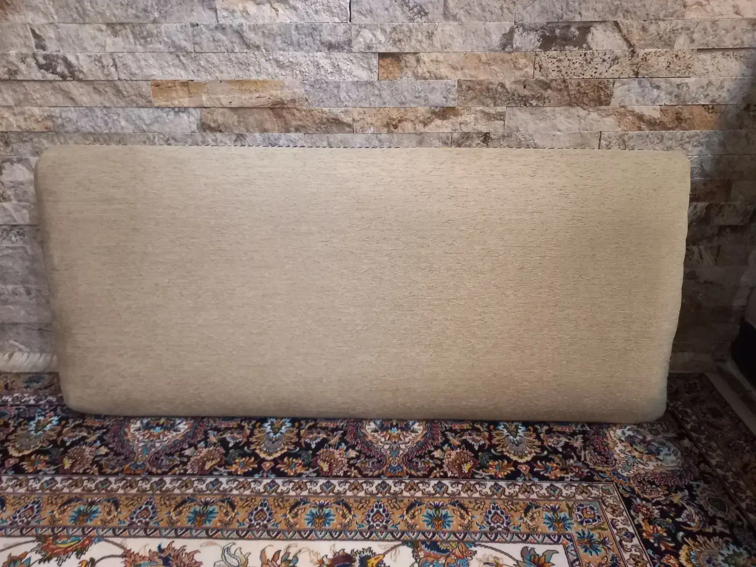 ۴ عدد پشتی|پشتی|خرم‌آباد, |دیوار