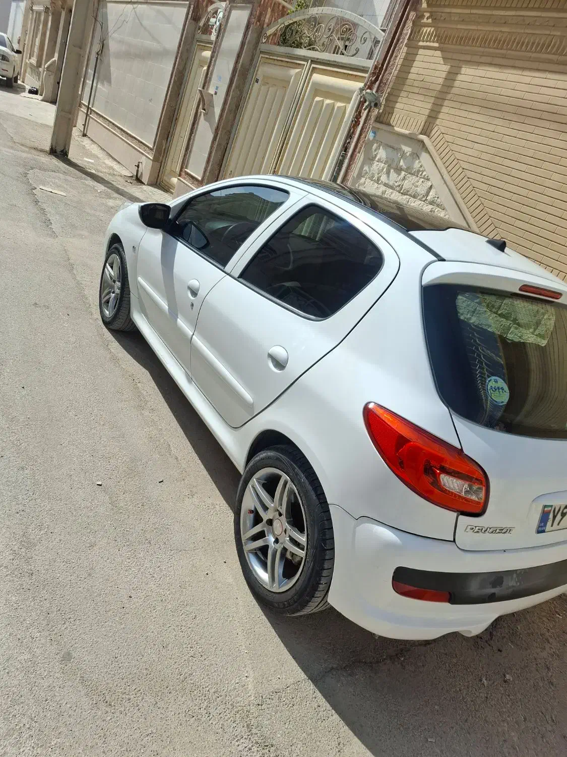 پژو۲۰۷بالوزم تکمیل|خودرو سواری و وانت|کازرون, |دیوار