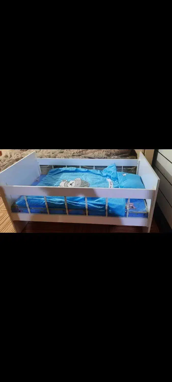 تخت بچه و کریر|اسباب و اثاث بچه|دهدشت, |دیوار