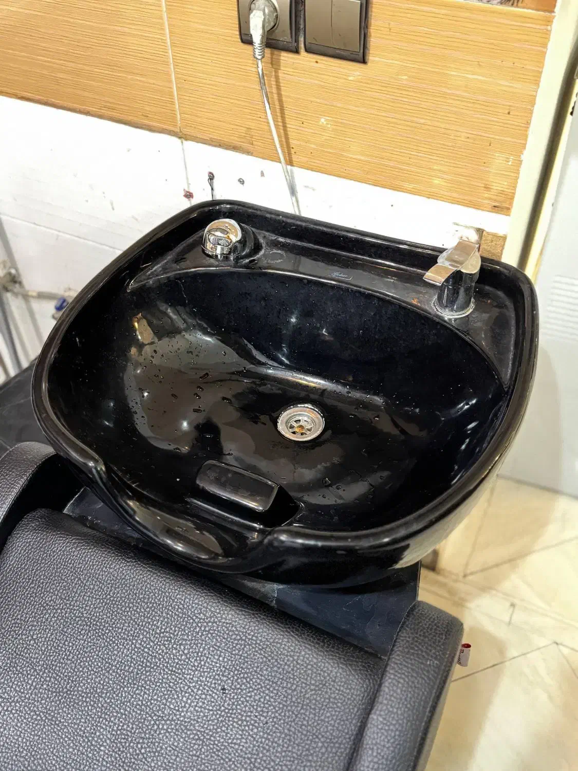 صندلی آرایشی|آرایشگاه و سالنهای زیبایی|گرمدره, |دیوار