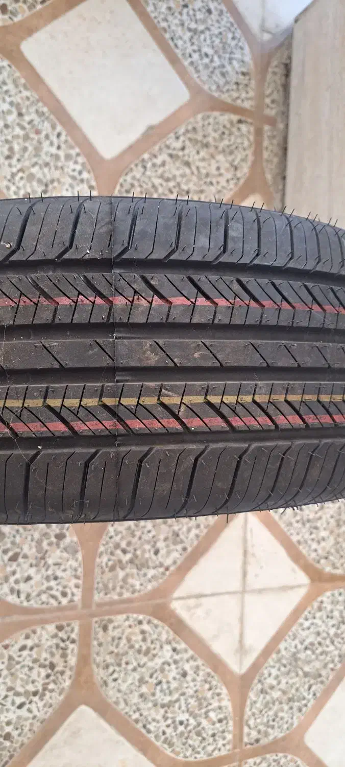 لاستیک نو  بارز  205 زیر قیمت|قطعات یدکی و لوازم جانبی|ماکلوان, |دیوار