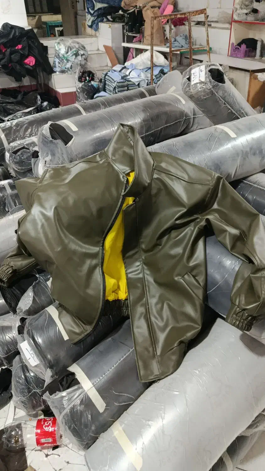 تعدادی مزدی دوز کاپشن مردانه چرم نیازمندیم|استخدام صنعتی، فنی، مهندسی|گلستان (تهران), |دیوار