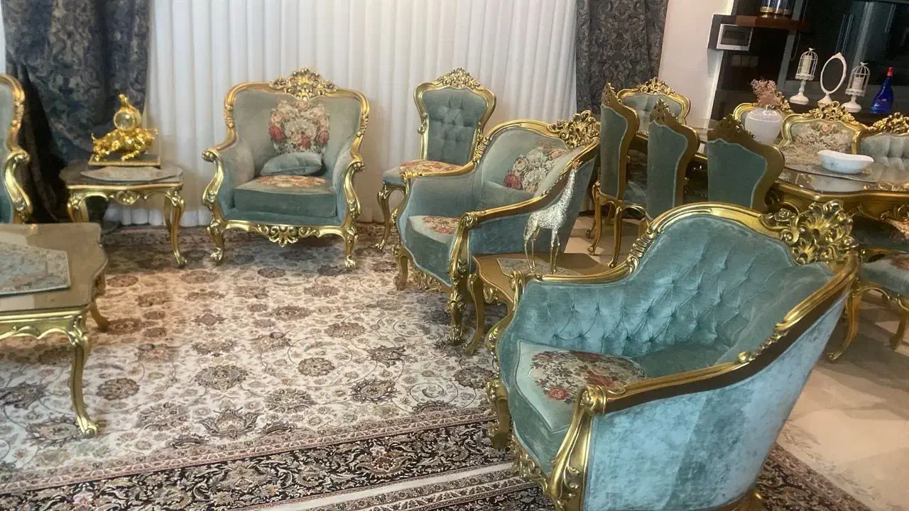 مبل سلطنتی ۹ نفره و میزناهارخوری|مبلمان خانگی و میز عسلی|مشهد, سعد آباد|دیوار