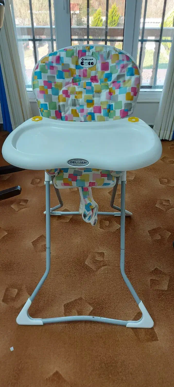 صندلی غذای کودک دلیجان|تخت و صندلی بچه|رشت, رودباری|دیوار