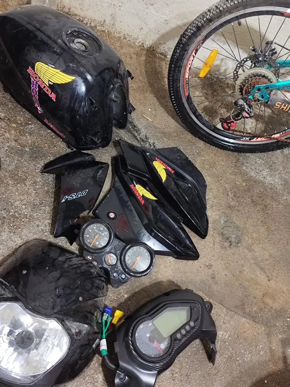 وسایل پالس باجاج200 اصلی فابریک در حد|قطعات یدکی و لوازم جانبی|تهران, جوادیه|دیوار