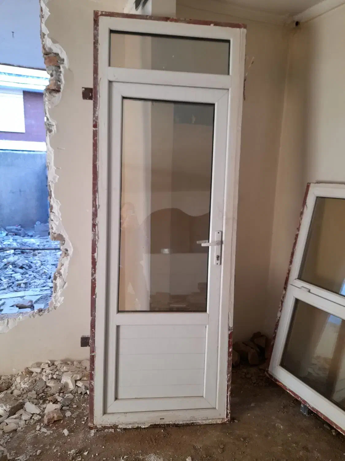 درب و پنجره|مصالح و تجهیزات ساختمان|اسدآباد, |دیوار