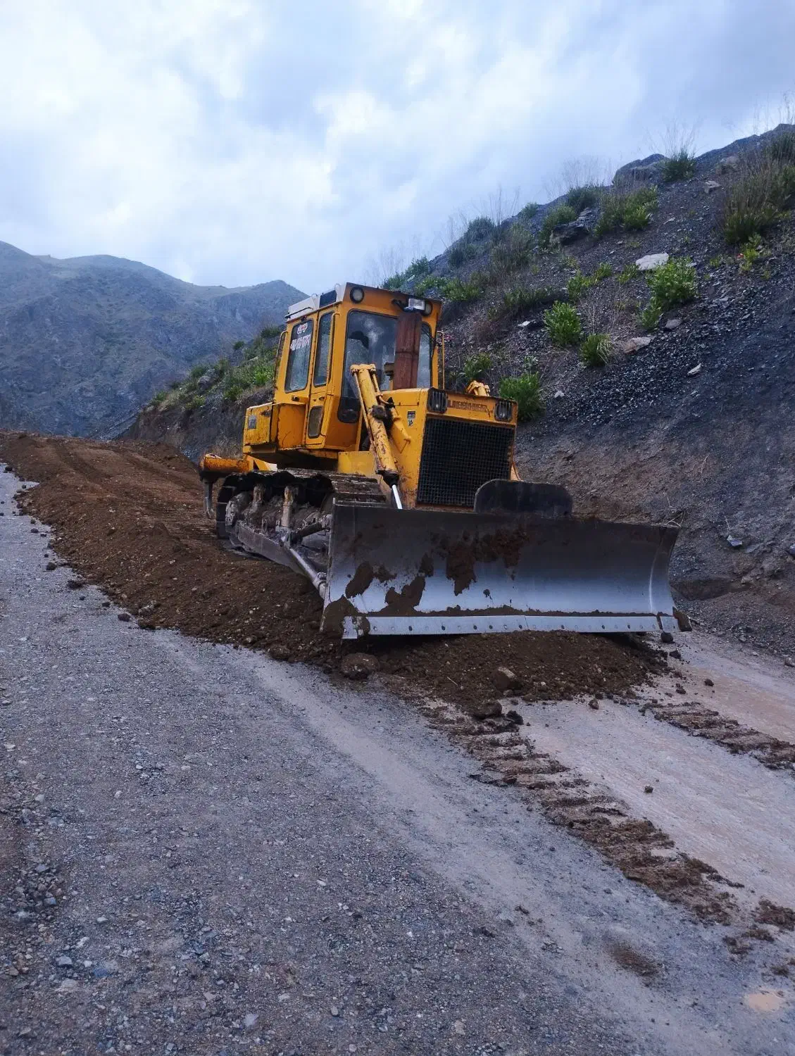 بلدوزر برای کار|خودرو سنگین|ری, بی‌بی شهر بانو|دیوار